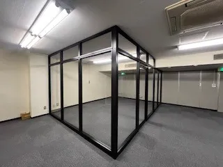 J様 ガラスパーテーション取付工事